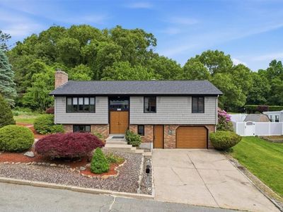 Property at 101 Manchester Farm Rd, North Providence, RI
