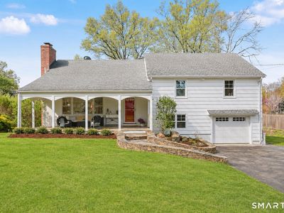 107 Compo Road North