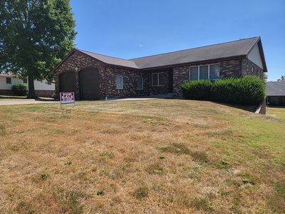811 Rainbow Ln