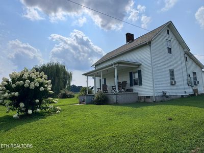 1051 Happy Hollow Rd