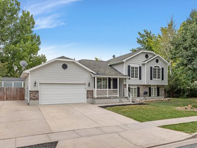 783 Country Club Dr