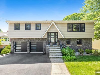 850 Edgewater Ave