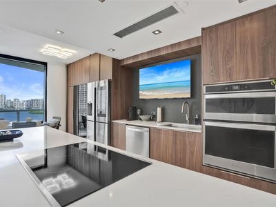 4000 Island Blvd #1205