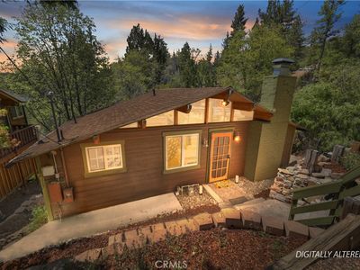 1132 Crags Ln