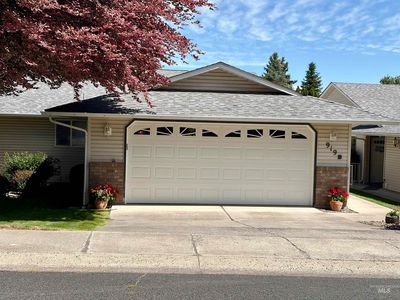 919 Stewart Ave #B