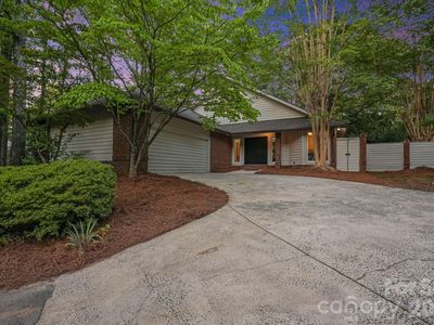 6301 Saddlebrook Ct
