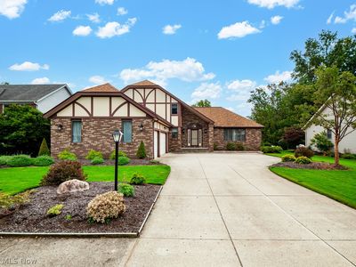 Property at 3540 Sparrow Flight Dr, Seven Hills, OH