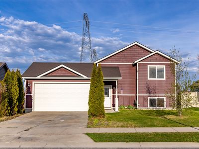 111 Looking Glass Ave