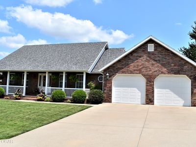 408 Honeysuckle Ln