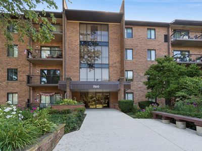 7510 Farmingdale Dr APT 210