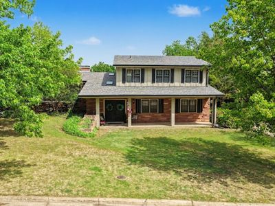 2211 Edgehill Rd