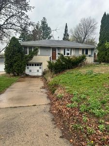 6420 Newton Ave S