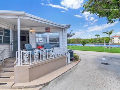 211 Palm Dr #H