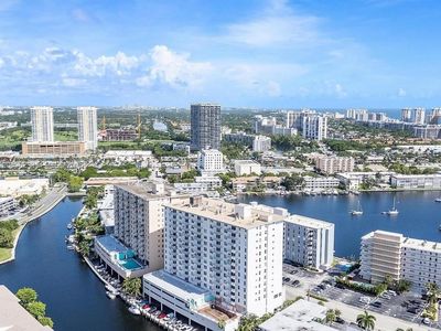 427 Golden Isles Dr APT 7J