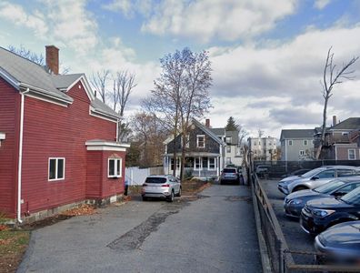 32 Maple St