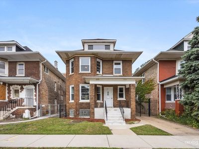 2608 E 74th Pl