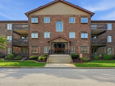 6419 Oak Forest Ave APT 2S