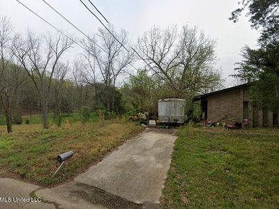109 Lake Blvd