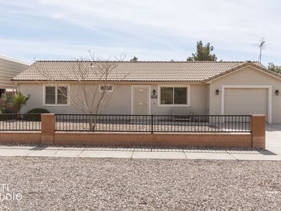 3210 E Cimarron Dr