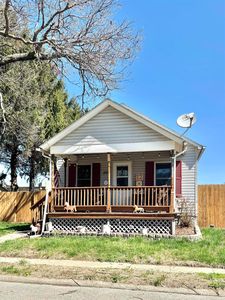 502 1st St