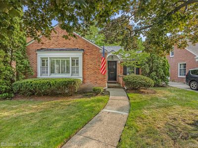 438 Colonial Ct