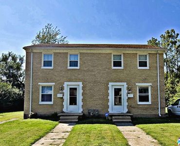 1309-1311 W Cedarview Dr