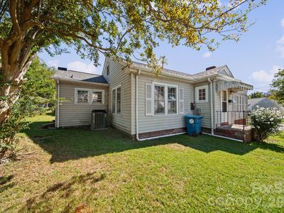 402 Heilig Ave