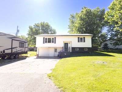 Property at 101 W Circle Dr, Brookfield, MO