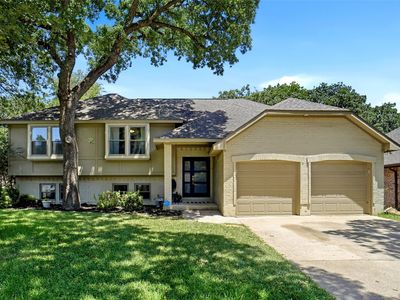 6813 Parkwood Dr