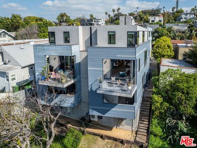 923 1/2 Hyperion Ave