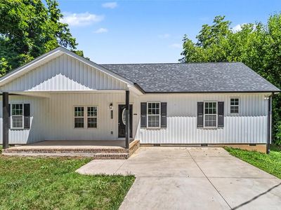 1329 Belleauwood St