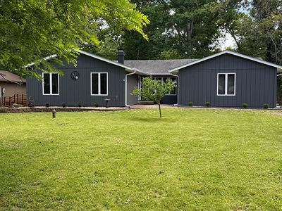 5535 Chris Dr