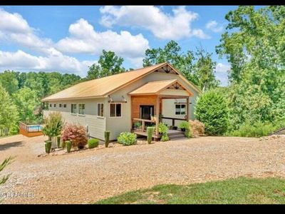 2115 Riverview Dr