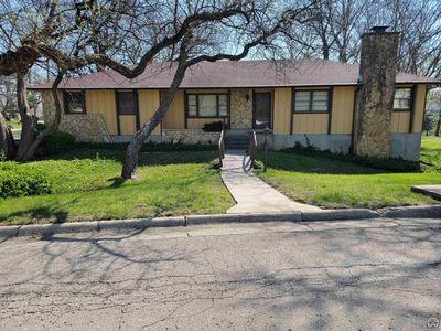 1748 Yucca Ln