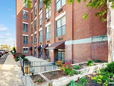 384 Trenton Ave APT 2C