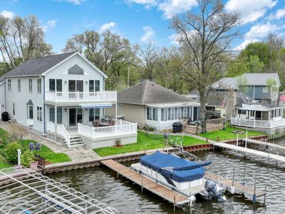 217 N Lakeside Dr