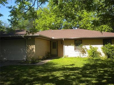 220 Town North Dr
