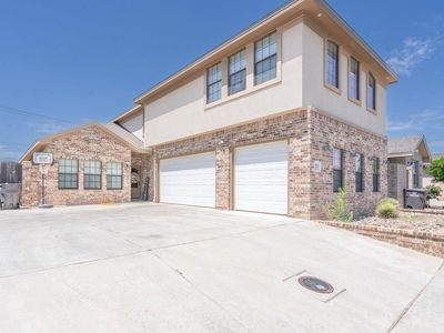 5327 Bella Pl