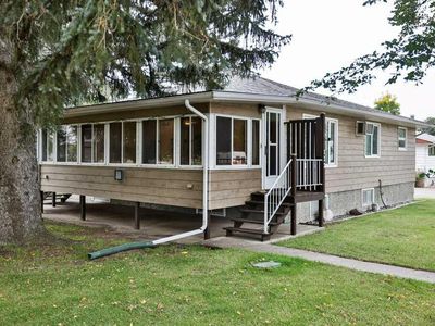 132 N 5th Ave NE