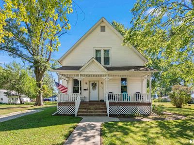 Property at 310 S Pine St, Stonington, IL