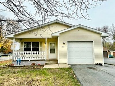 104 N Farnsworth Ave