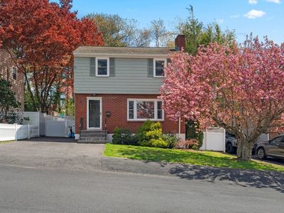 18 Crosstown Ave