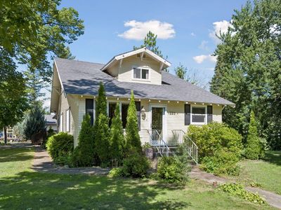 220 S McCornell Ave