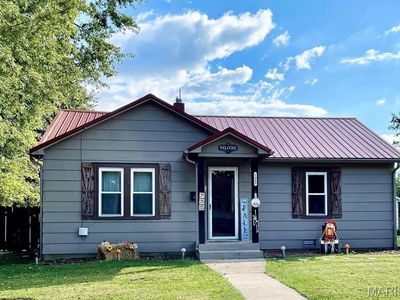 Property at 1007 E 1st St, Salem, MO