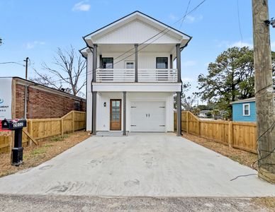 2032 Forest Ave