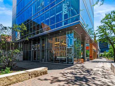 201 E Washington St UNIT 902