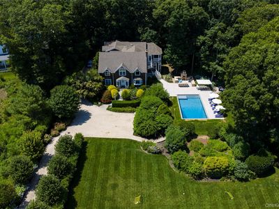 652 Noyack Path