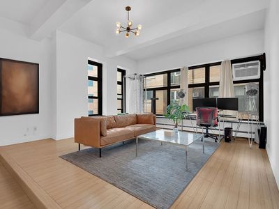 529 W 42nd St APT 6M