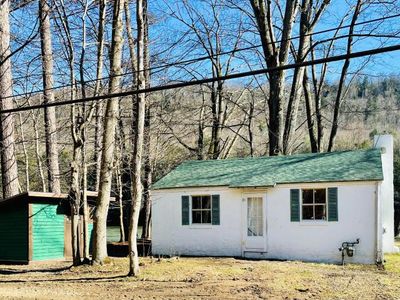 84 Creek Ln