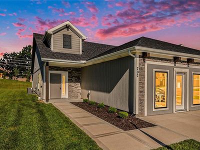 Property at 702 Ridge Dr, Smithville, MO